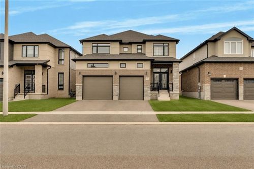 92 Sass Cres, Paris, ON, N3L0J3 | Card Image