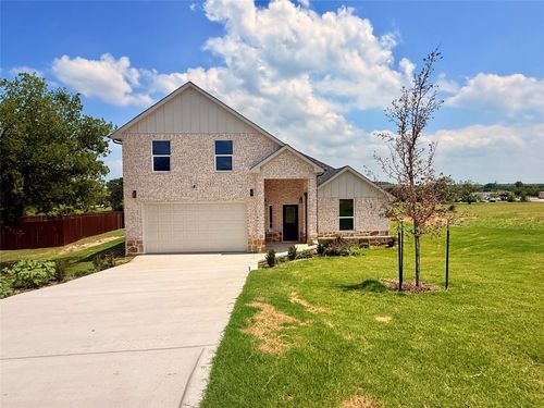 402 Bellaire Cir, Mineral Wells, TX, 76067-9546 | Card Image