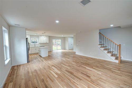 370 Canal Rd, Port Jefferson Station, NY, 11776-3067 | Card Image