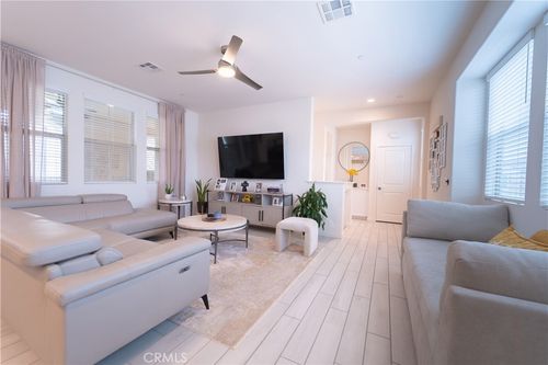 unit-1-16040 Parkhouse Dr, Fontana, CA, 92336-6175 | Card Image