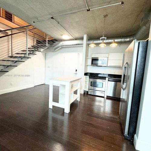 phi24-690 Sw 1st Ct, MIAMI, FL, 33130-2991 | Card Image