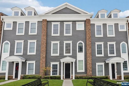 69 Parkside Lane, Teaneck, NJ, 07666 | Card Image