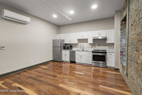 601 E Main St, Louisville, KY, 40202 | Card Image