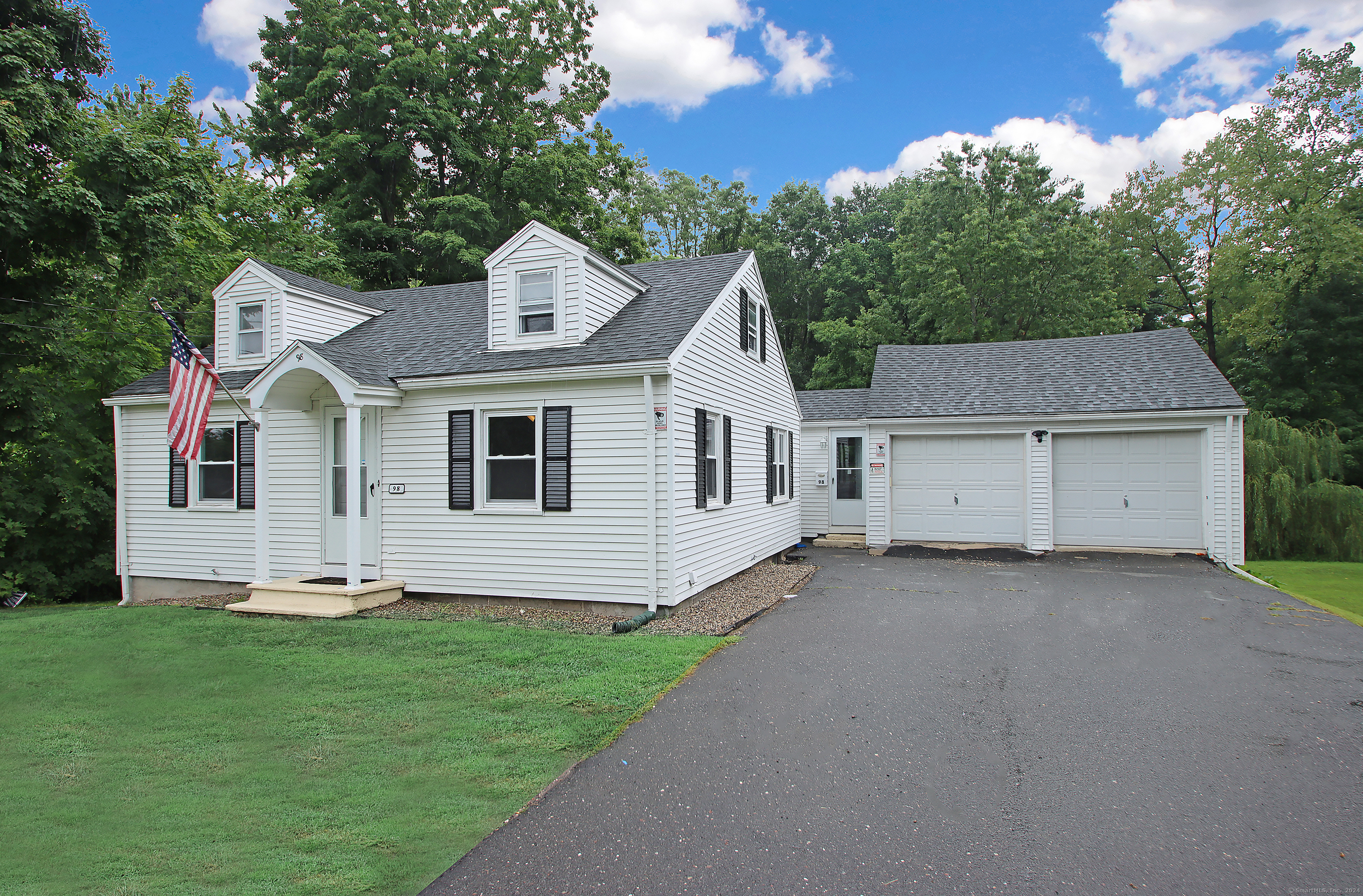 Cooke St, Plainville, CT 06062