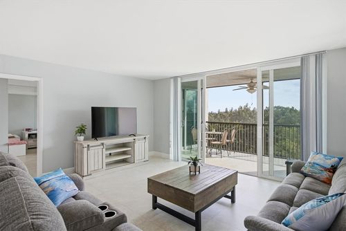 708-b-3910 Inverrary Blvd, Lauderhill, FL, 33319-4324 | Card Image