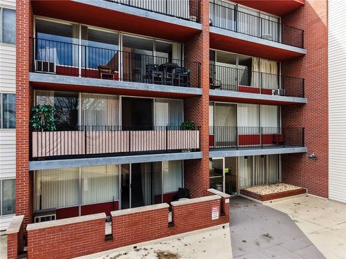 201-446 Hoodridge Dr, Castle Shannon, PA, 15234 | Card Image