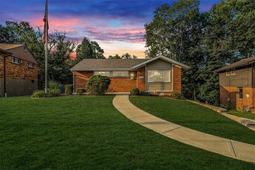 332 Delaney Dr, Pittsburgh, PA, 15235-5420 | Card Image
