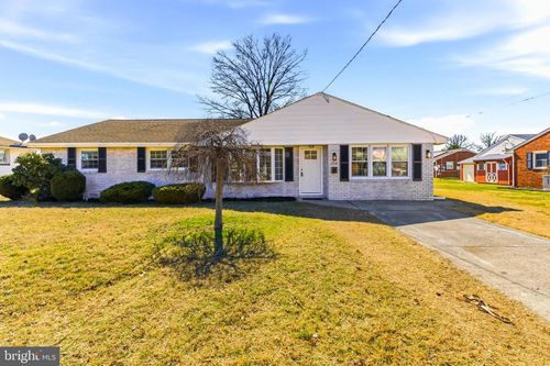 354 Memorial Ave, GIBBSTOWN, NJ, 08027-1364 | Card Image