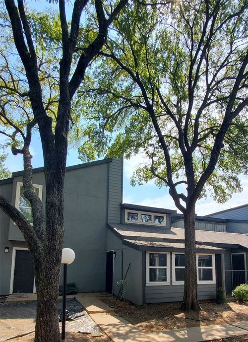 apt-106-9696 Walnut St, Dallas, TX, 75243-2301 | Card Image