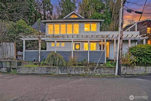 641 Maple Grove Rd, Camano Island, WA, 98282-8676 | Card Image