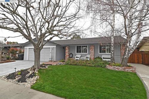 5595 San Antonio St, Pleasanton, CA, 94566-7637 | Card Image