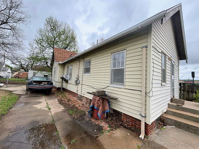 1924 W Owen K Garriott Rd, House other with 3 bedrooms, 1 bathrooms and null parking in Enid OK | Image 10