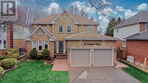 8 Yeoman Dr, Brantford, ON, N3R7S8 | Card Image