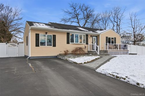 323 Broadway, Port Jefferson Station, NY, 11776-2540 | Card Image