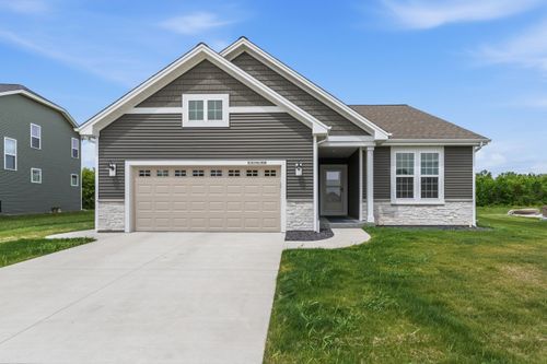 N161W21868 Daisy Dr, Jackson, WI, 53037-1208 | Card Image