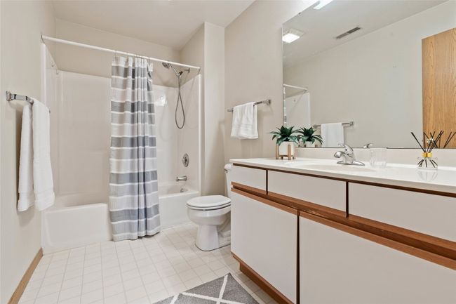UNIT-9 - 6410 Creekside Dr Ne, Condo with 2 bedrooms, 1 bathrooms and null parking in Cedar Rapids IA | Image 14
