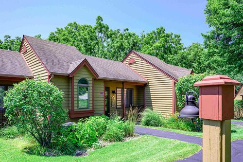 9 Oak Glen Dr, Galena, IL, 61036-8667 | Card Image