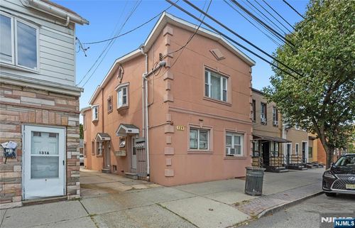 129 Hudson St, Hackensack, NJ, 07601-6854 | Card Image