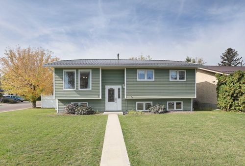 3 Ash St W, Brooks, AB, T1R0A6 | Card Image