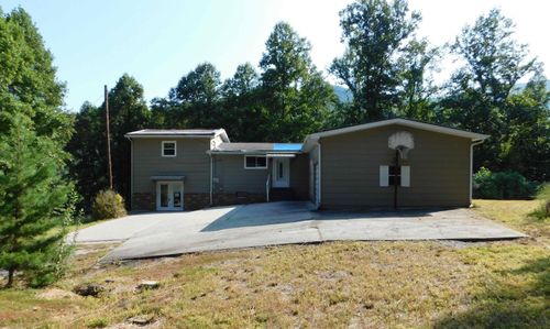 269 Hensley Ln, Wallins Creek, KY, 40873-9042 | Card Image