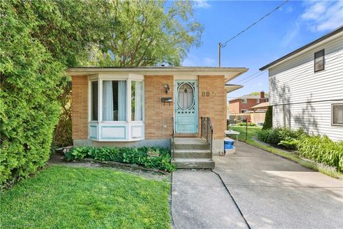 80 1/2 Melody Trail, St Catharines, ON, L2M1C7 | Card Image
