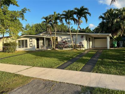 12000 Sw 174th St, House other with 2 bedrooms, 1 bathrooms and null parking in Miami FL | Image 1