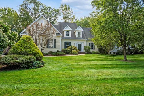 2-2 Muirfield Ln, Avon, CT, 06001-4581 | Card Image