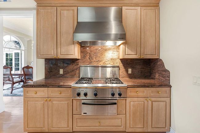11 La Strada Ct, House other with 5 bedrooms, 5 bathrooms and 2 parking in Burlingame CA | Image 19