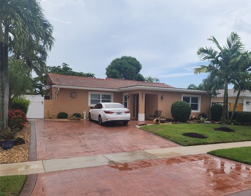 6831 Nw 81st Pl, Tamarac, FL, 33321-7073 | Card Image