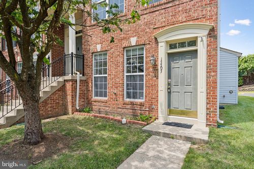 32-15503 John Diskin Cir, WOODBRIDGE, VA, 22191-6378 | Card Image