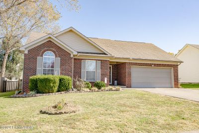 24 Bald Mountain Cir, House other with 3 bedrooms, 2 bathrooms and null parking in Shelbyville KY | Image 1