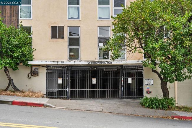 101 - 2 Panoramic Way, Condo with 2 bedrooms, 1 bathrooms and 1 parking in Berkeley CA | Image 32