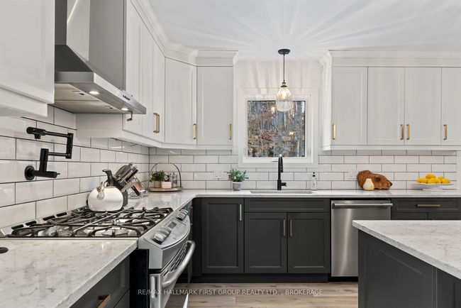 1262 Sunbury Rd, House other with 5 bedrooms, 3 bathrooms and 4 parking in South Frontenac ON | Image 7