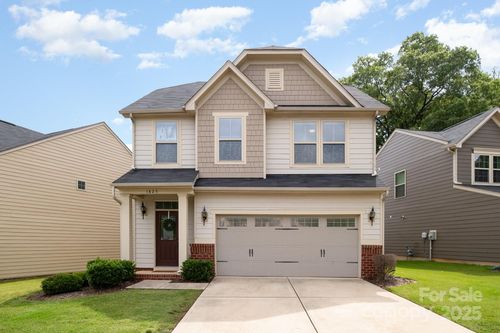 1825 Evergreen Dr, Charlotte, NC, 28208-5125 | Card Image