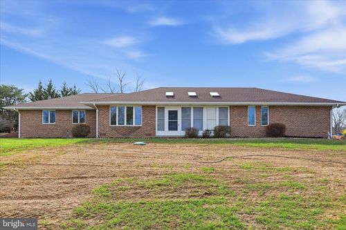 58 Weber Ln, BERKELEY SPRINGS, WV, 25411-5931 | Card Image