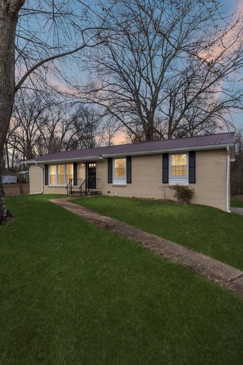 205 Shiloh Rd, Clarksville, TN, 37042-8217 | Card Image