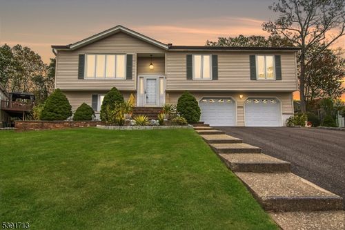 16 Ironwood Way, Little Falls, NJ, 07424-2019 | Card Image