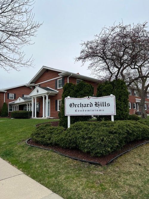 3119 S 122nd St, WEST ALLIS, WI, 53227-3801 | Card Image