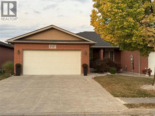 1727 Luxury Ave, Windsor, ON, N8P1T2 | Card Image
