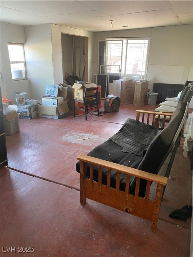 Unfinished room | Image 28