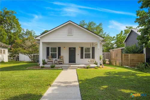 311 W Broadway St, Cuero, TX, 77954-3611 | Card Image