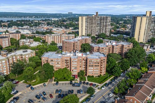 apt-6h-18-55 Corporal Kennedy St, Bayside, NY, 11360-1460 | Card Image