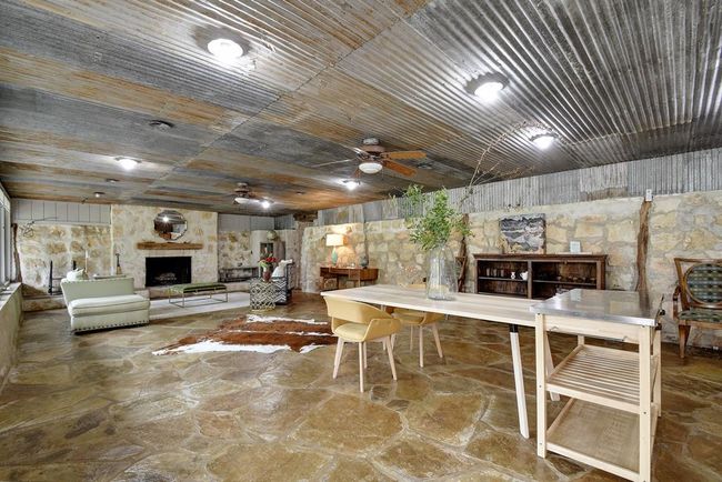 341 N Stallion Estates Dr, Home with 2 bedrooms, 2 bathrooms and 3 parking in Spring Branch TX | Image 35