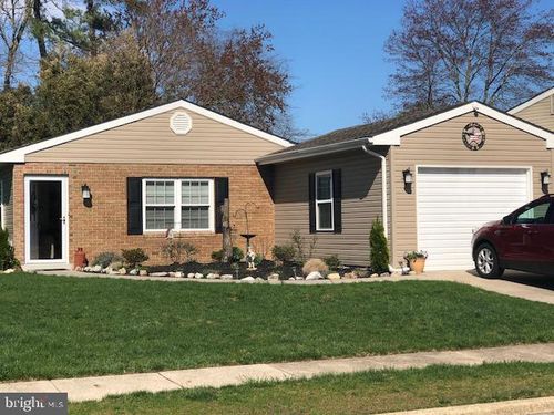 9 Narberth Pl, Southampton, NJ, 08088-1304 | Card Image