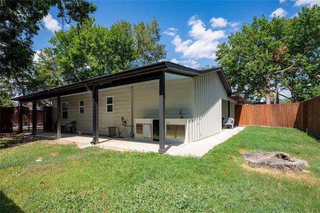 9305 Emnora Ln, House other with 2 bedrooms, 2 bathrooms and 1 parking in Houston TX | Image 4