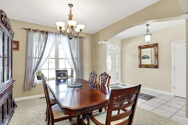 Formal Dining Room | Image 4