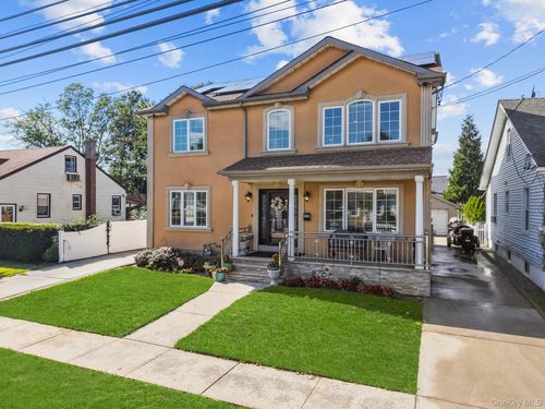 226 Franklin St, Elmont, NY, 11003-2223 | Card Image