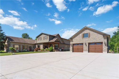 4354 Mountainview Rd, Lincoln, ON, L3J2C8 | Card Image
