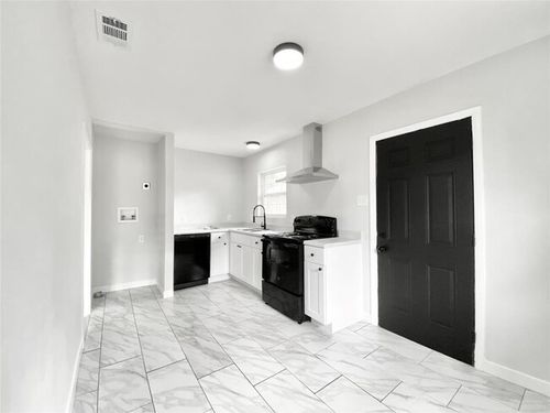 921 Fernwood Ave, Dallas, TX, 75216-1273 | Card Image