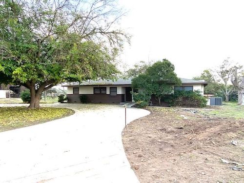 5231 Chico Ave, Kingsburg, CA, 93631-9466 | Card Image